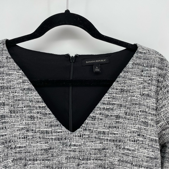 Banana Republic Women’s Sheath Dress Black White Tweed Bell Sleeve V Neck S - Picture 2 of 6